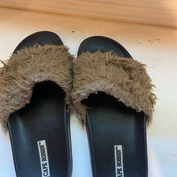 Fuzzy slides - Picture 2 of 5